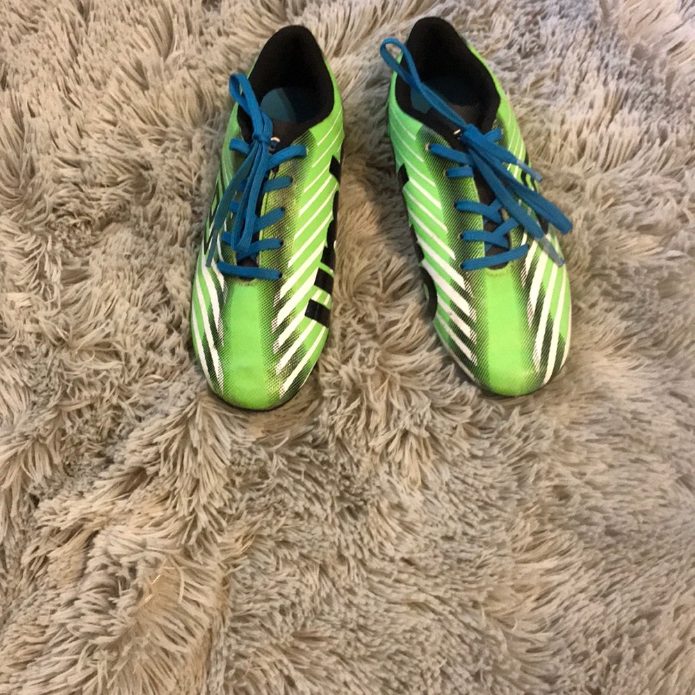 Shoes - Picture 2 of 4